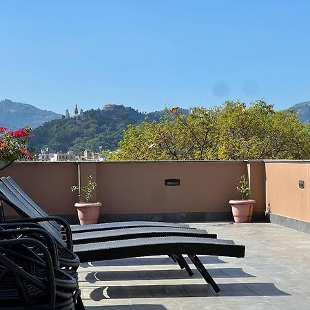 Hotel Thrive, A Tropical Courtyard Catmandu Exterior foto