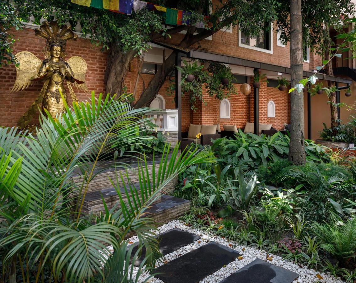 Hotel Thrive, A Tropical Courtyard Catmandu Exterior foto