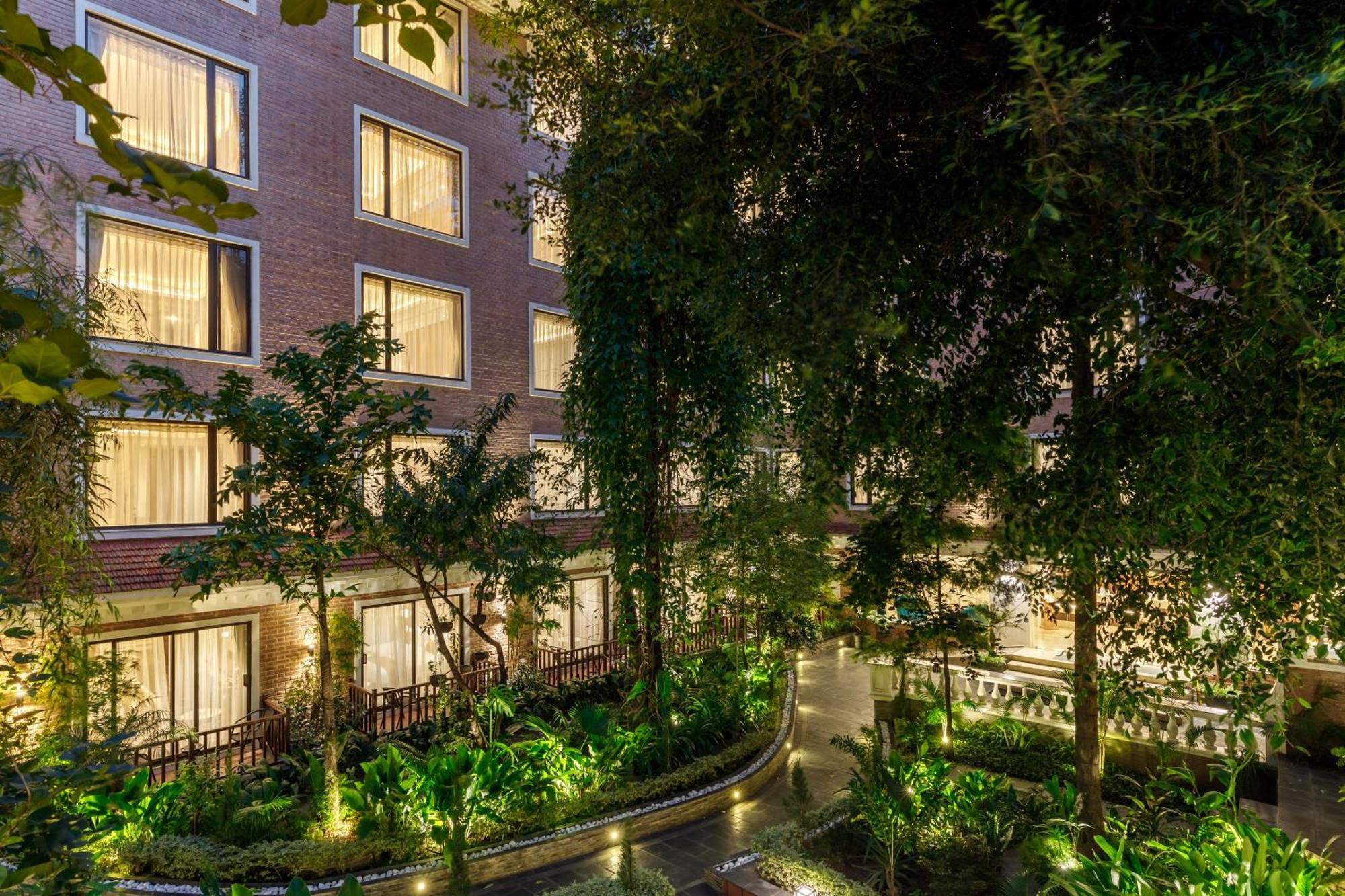 Hotel Thrive, A Tropical Courtyard Catmandu Exterior foto